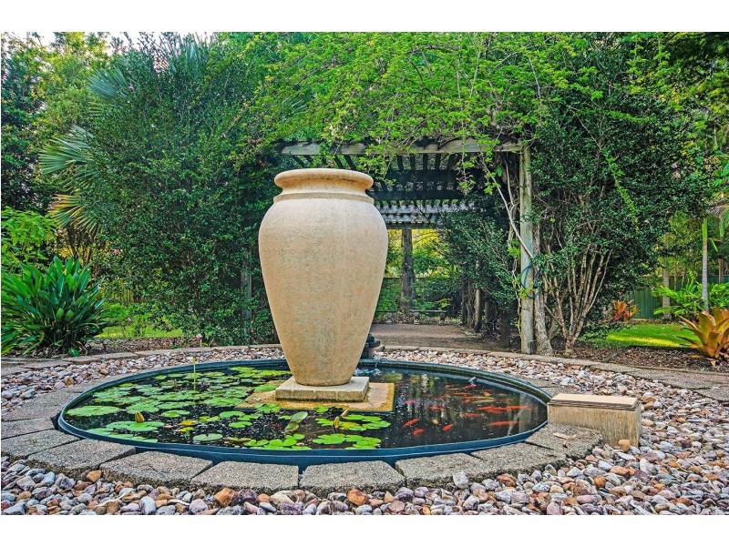 9 Upland Court, Tinbeerwah QLD 4563