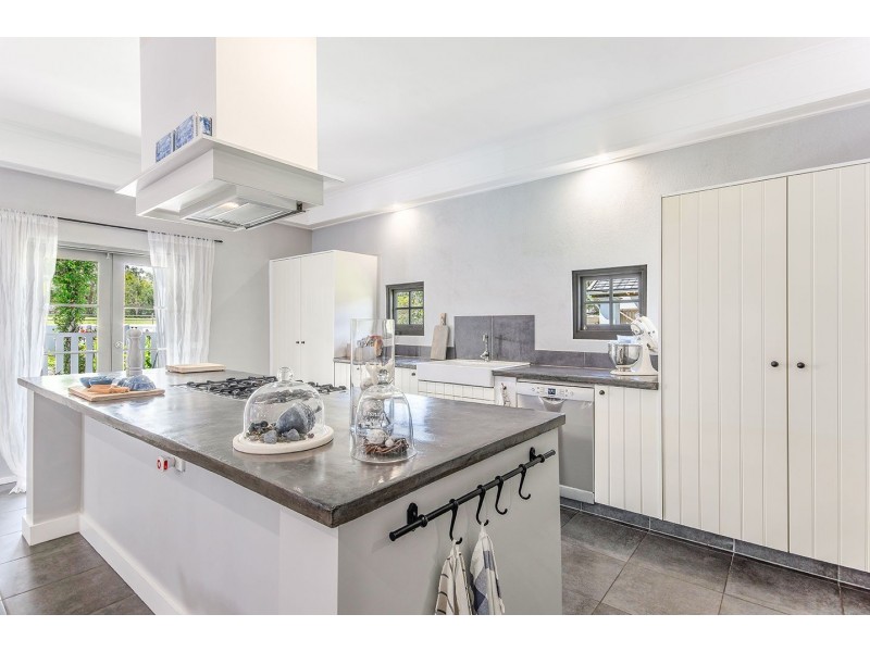 18 Amaroo Place, Cooroibah QLD 4565
