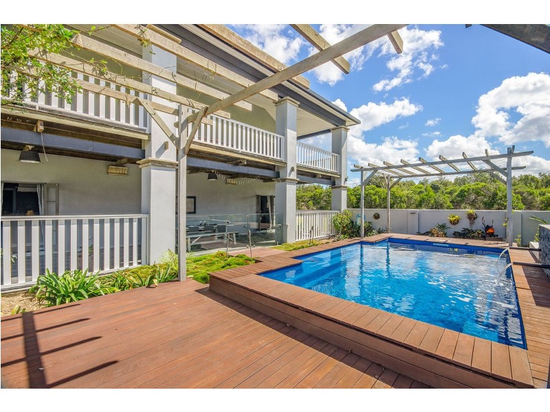 18 Amaroo Place, Cooroibah QLD 4565
