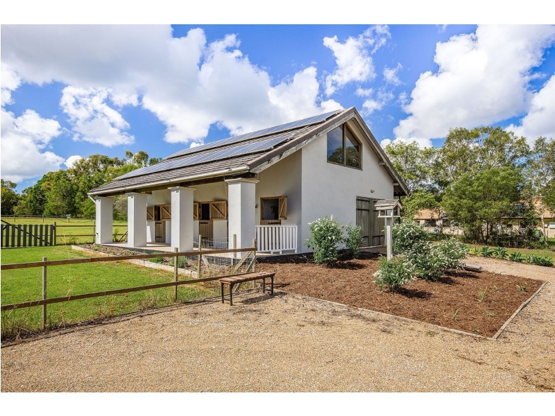 18 Amaroo Place, Cooroibah QLD 4565