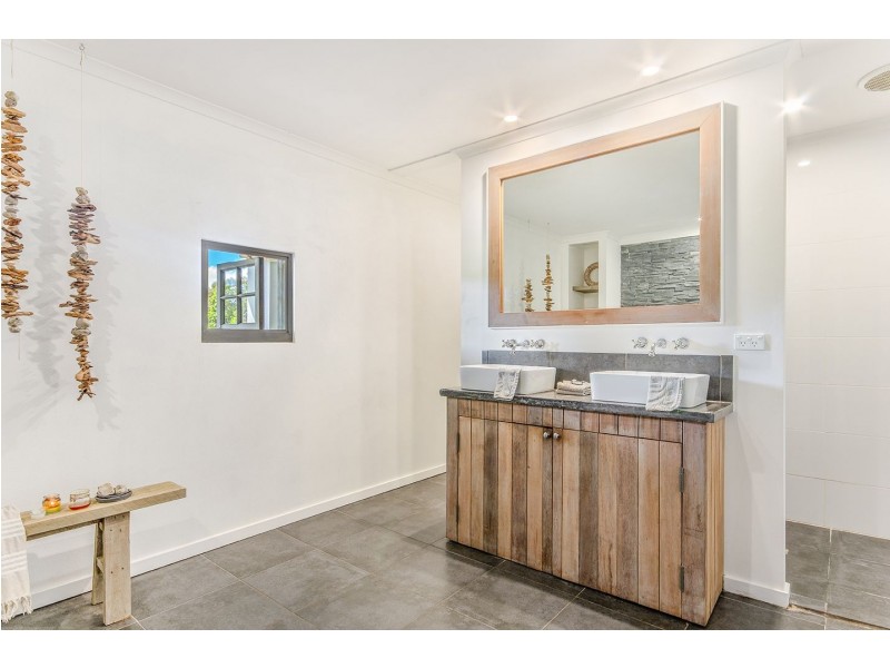 18 Amaroo Place, Cooroibah QLD 4565