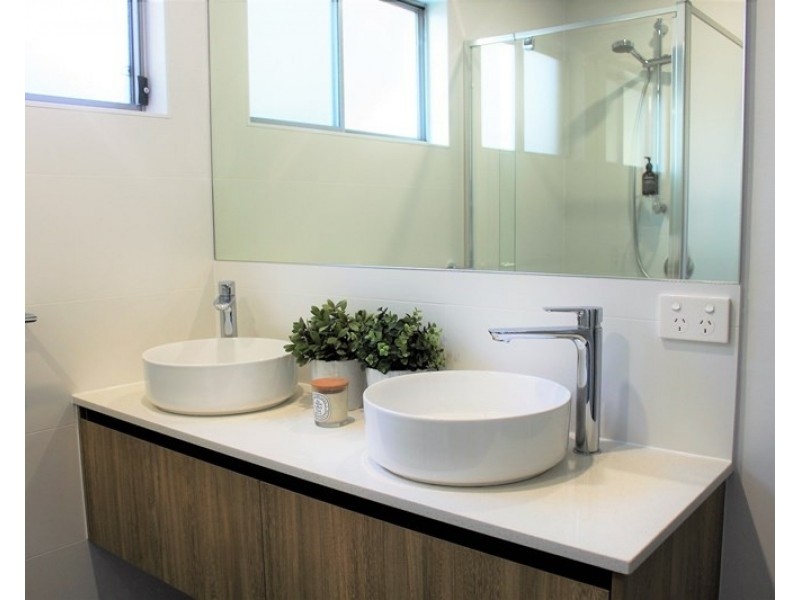 13 The Grove, Alexandra Headland QLD 4572