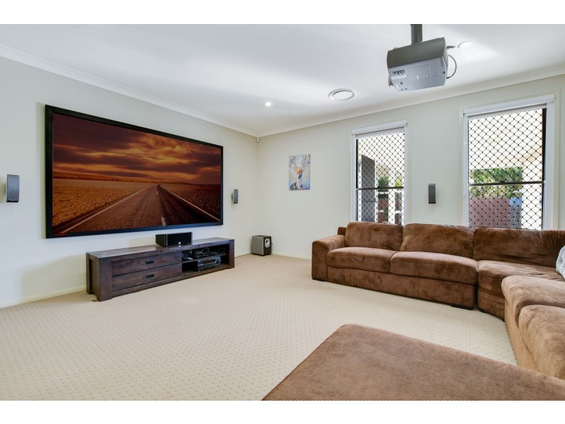 8 Myrtle Place, Mountain Creek QLD 4557