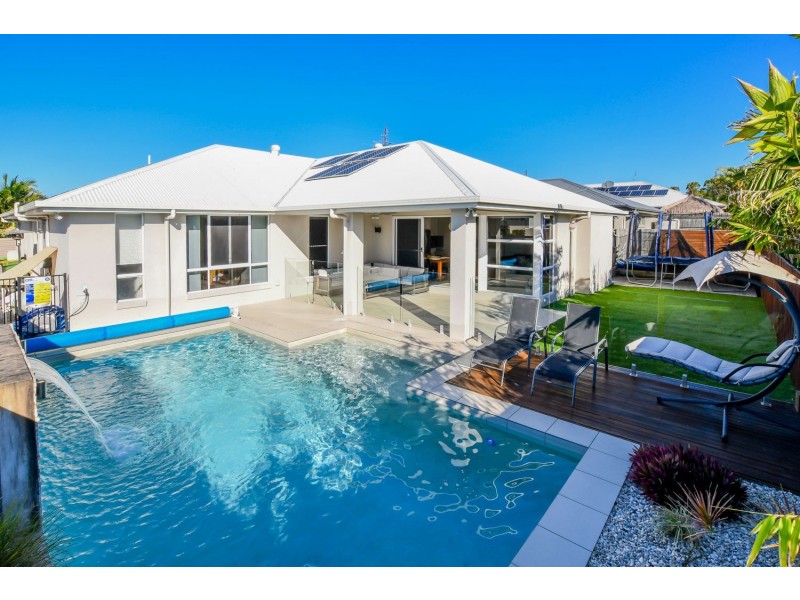 8 Myrtle Place, Mountain Creek QLD 4557