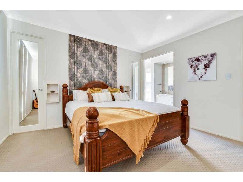 8 Myrtle Place, Mountain Creek QLD 4557