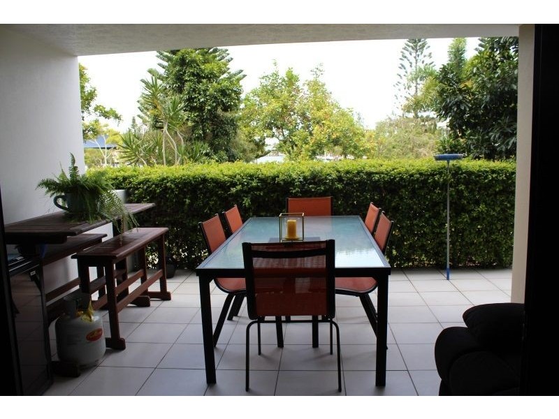 12/4 Grand Parade, Kawana Island QLD 4575