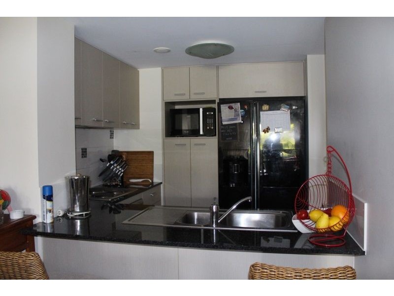 12/4 Grand Parade, Kawana Island QLD 4575