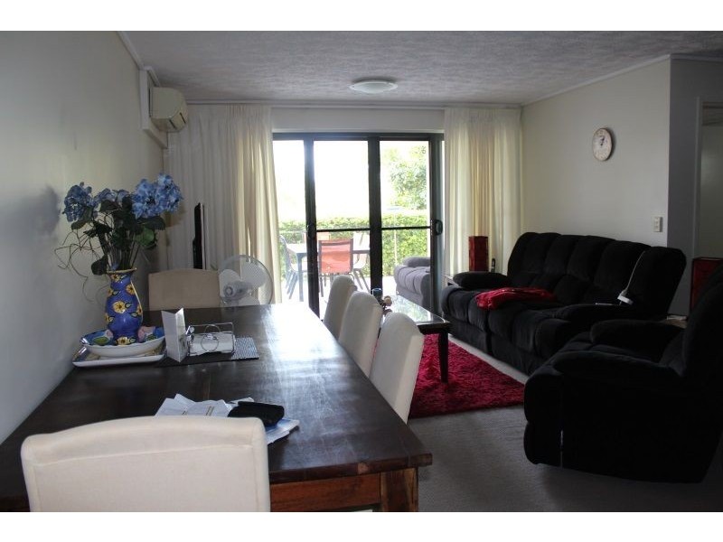 12/4 Grand Parade, Kawana Island QLD 4575