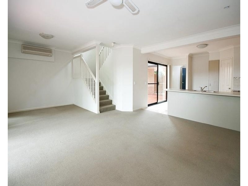 9/2 Springhill Drive, Sippy Downs QLD 4556
