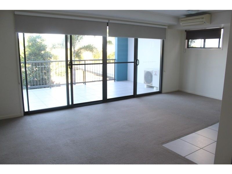 19/4 Grand Parade, Parrearra QLD 4575