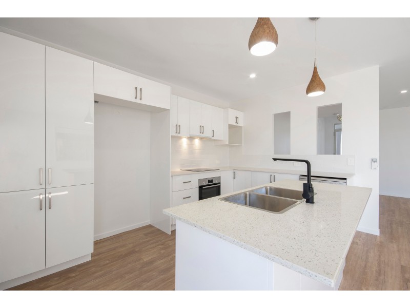 18 Fiona Street, Caloundra West QLD 4551