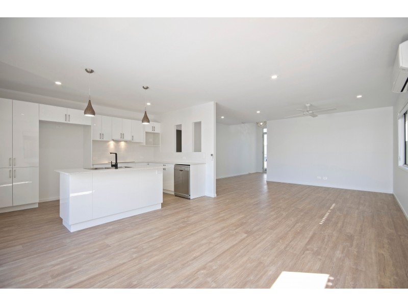 18 Fiona Street, Caloundra West QLD 4551