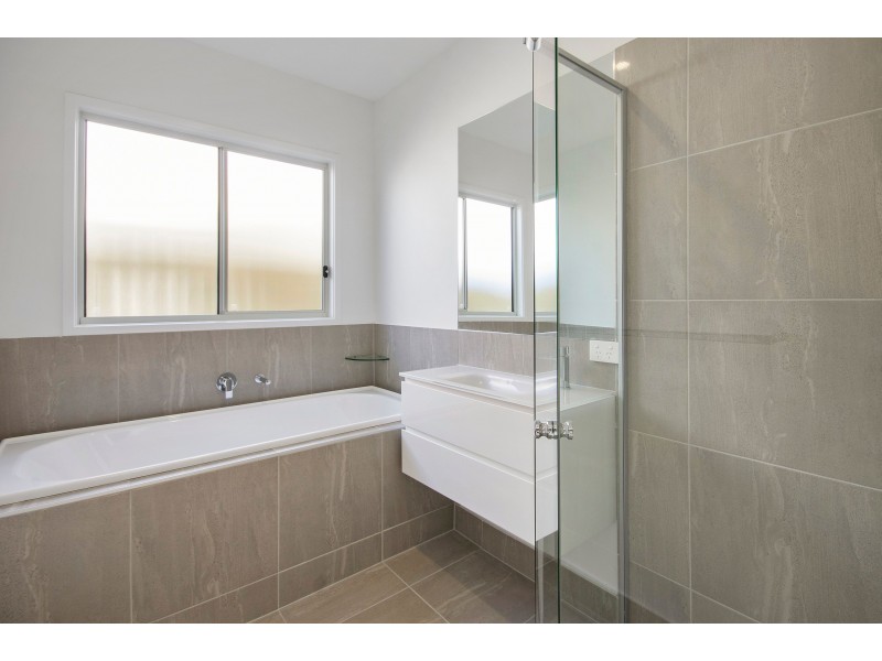 18 Fiona Street, Caloundra West QLD 4551