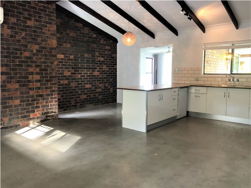 293 Main Road, Kuluin QLD 4558