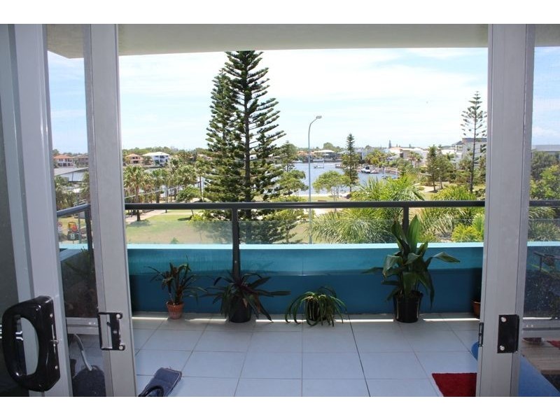 46/4 Grand Parade, Kawana Island QLD 4575