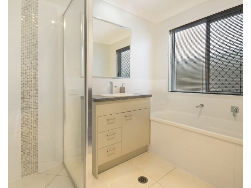 54 Brampton Crescent, Mountain Creek QLD 4557