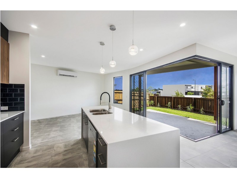 13 Round Bush Crescent, Maroochydore QLD 4558