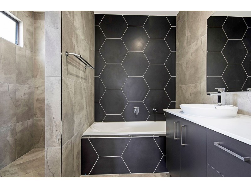 13 Round Bush Crescent, Maroochydore QLD 4558