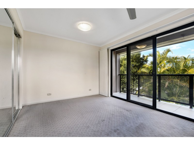 3/2 Lakehead Drive, Sippy Downs QLD 4556