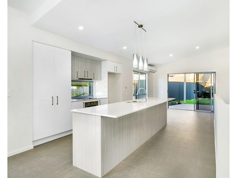 9 The Grove, Alexandra Headland QLD 4572