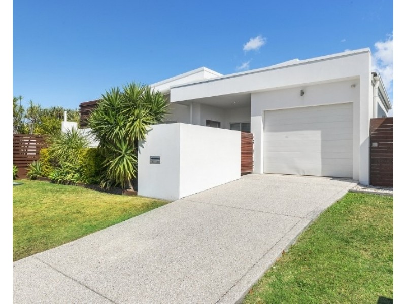 B/1 Komodo Court, Kawana Island, Parrearra QLD 4575