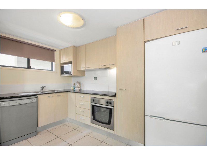 19/4 Grand Parade, Kawana Island QLD 4575