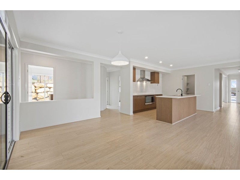 1 Outlook Rise, Mooloolah Valley QLD 4553