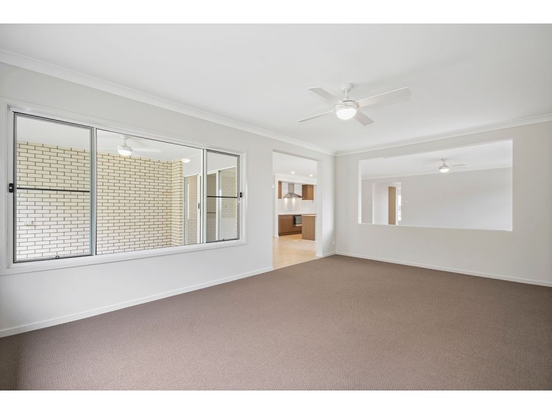 1 Outlook Rise, Mooloolah Valley QLD 4553