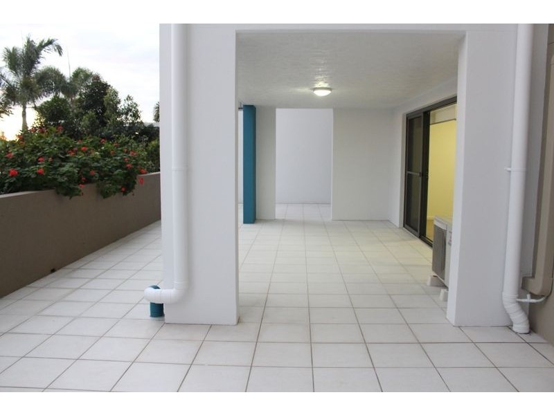 5/4 Grand Parade, Kawana Island QLD 4575