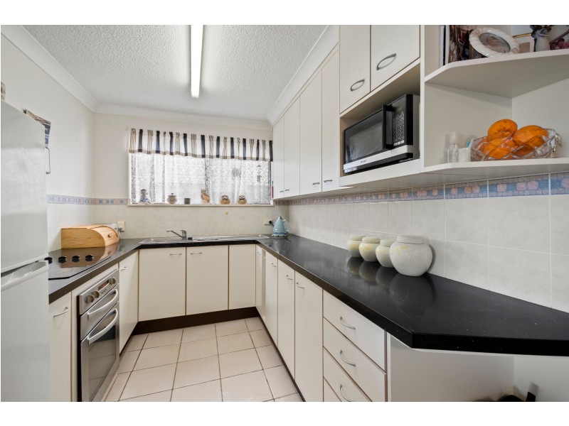 2/9 Quondong Street, Mooloolaba QLD 4557