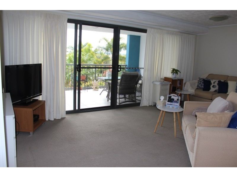 20/4 Grand Parade, Kawana Island QLD 4575