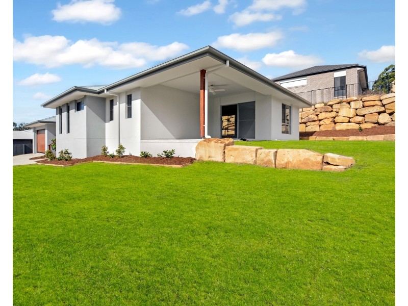 28 Outlook Rise, Mooloolah Valley QLD 4553