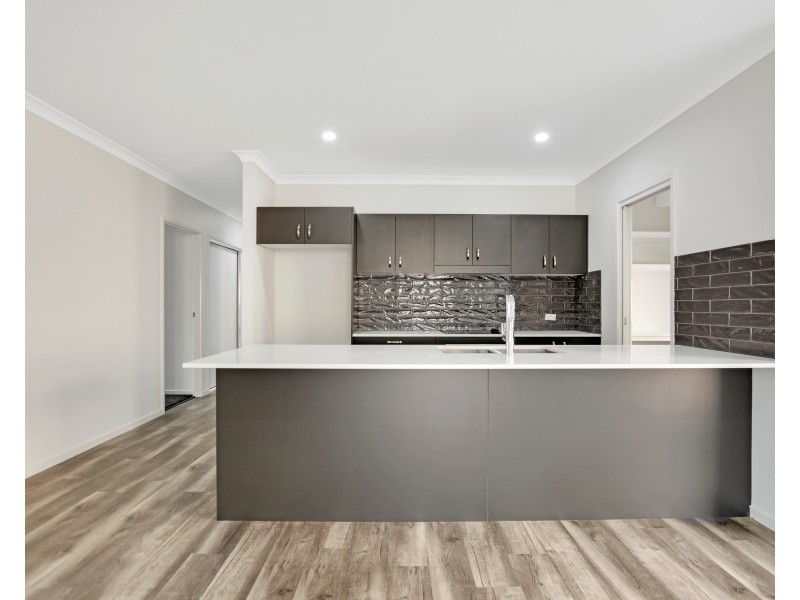 28 Outlook Rise, Mooloolah Valley QLD 4553