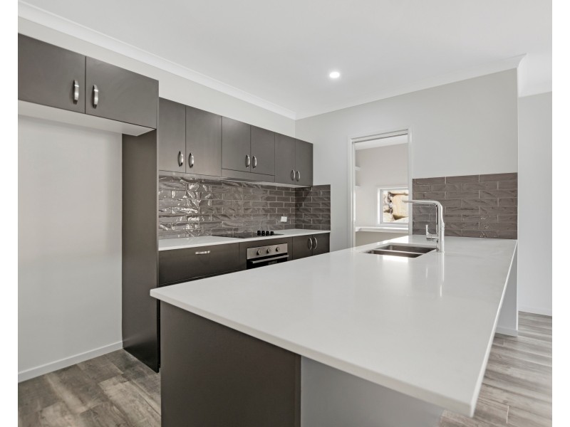 28 Outlook Rise, Mooloolah Valley QLD 4553