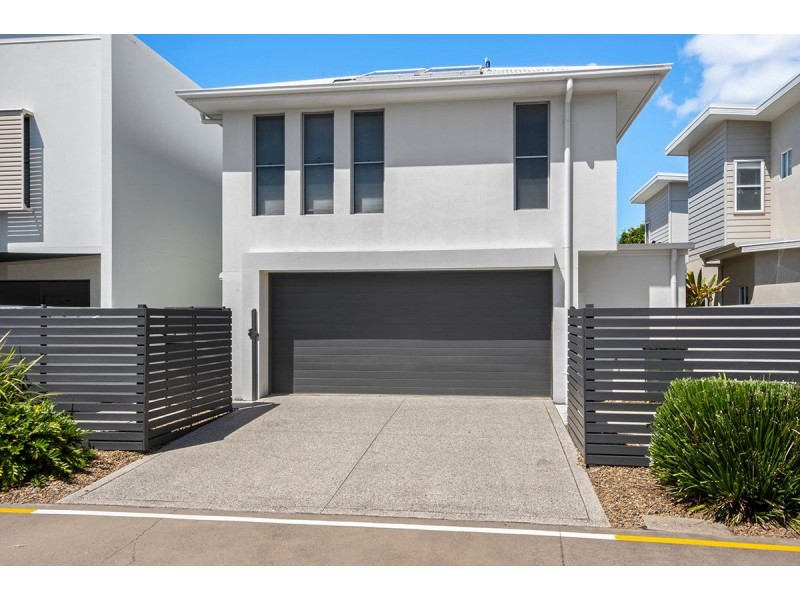 8 Macleay Lane, Maroochydore QLD 4558