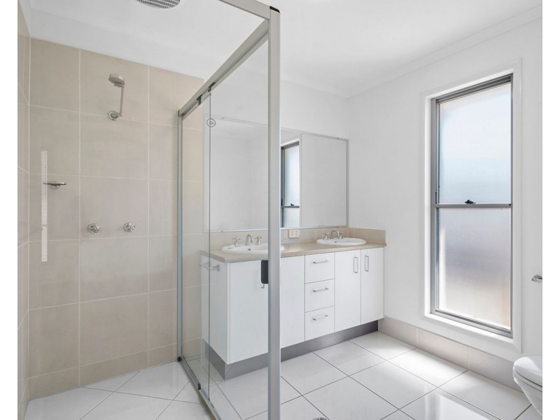 8 Macleay Lane, Maroochydore QLD 4558
