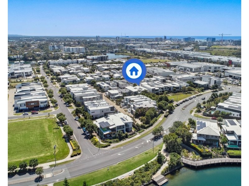 8 Macleay Lane, Maroochydore QLD 4558