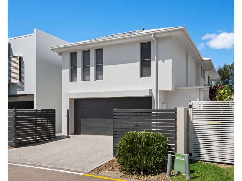 8 Macleay Lane, Maroochydore QLD 4558
