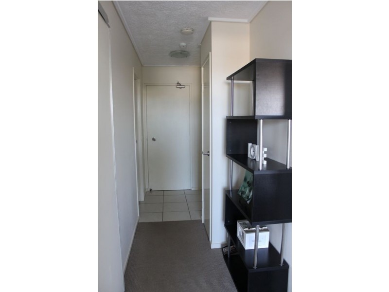 6/4 Grand Parade, Kawana Island QLD 4575