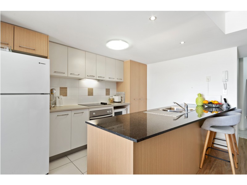 62/10 Grand Parade, Kawana Island QLD 4575