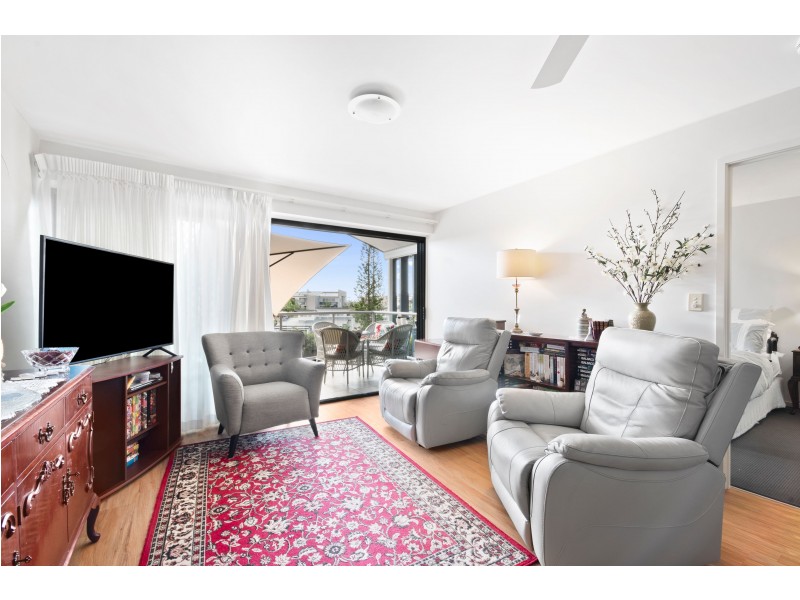 62/10 Grand Parade, Kawana Island QLD 4575