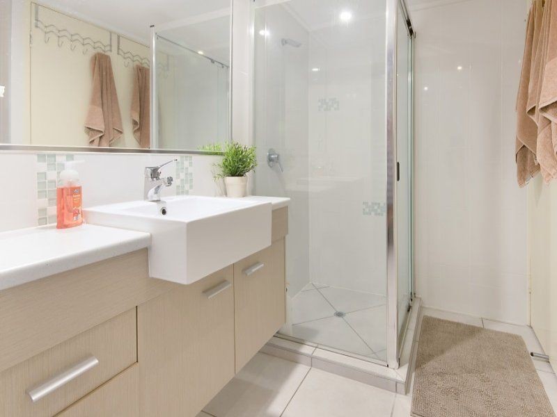 25/4 Grand Parade, Kawana Island QLD 4575