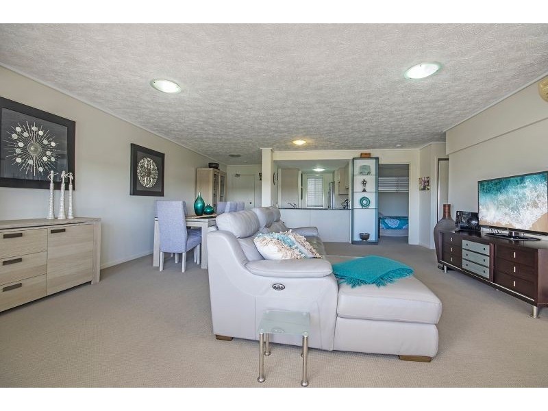 40/4 Grand Parade, Kawana Island QLD 4575