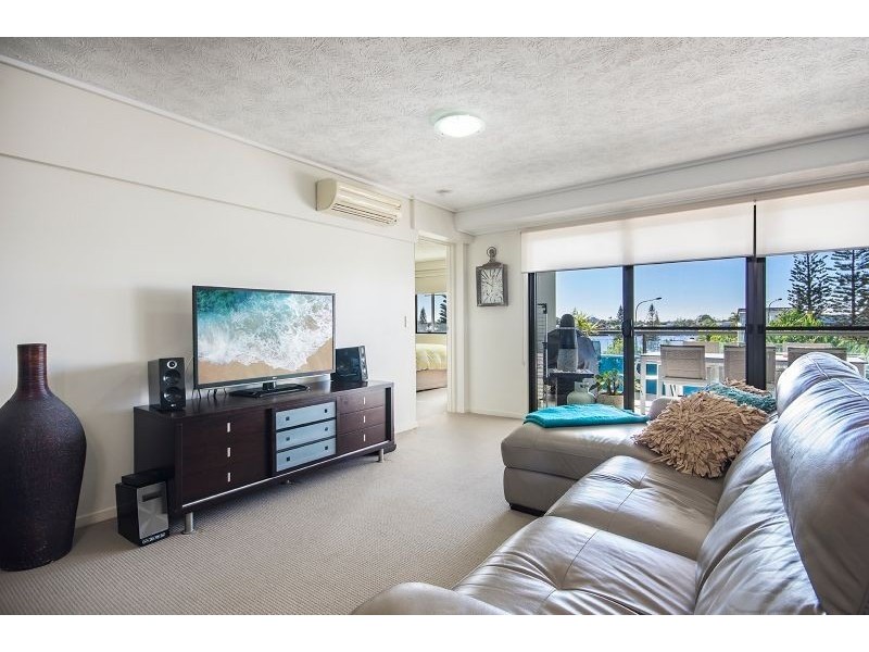 40/4 Grand Parade, Kawana Island QLD 4575