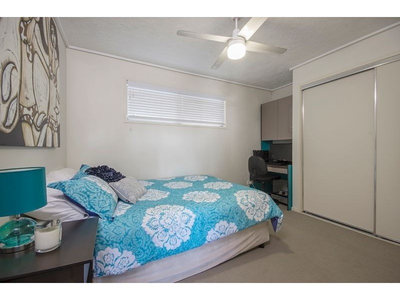 40/4 Grand Parade, Kawana Island QLD 4575