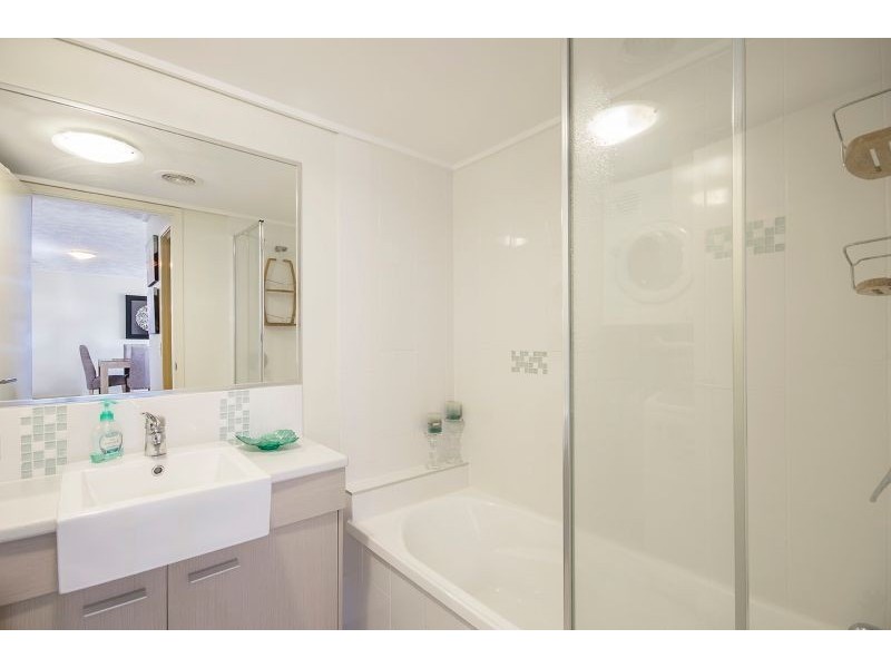 40/4 Grand Parade, Kawana Island QLD 4575
