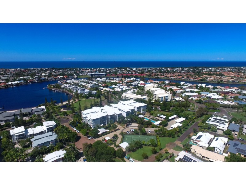 40/4 Grand Parade, Kawana Island QLD 4575