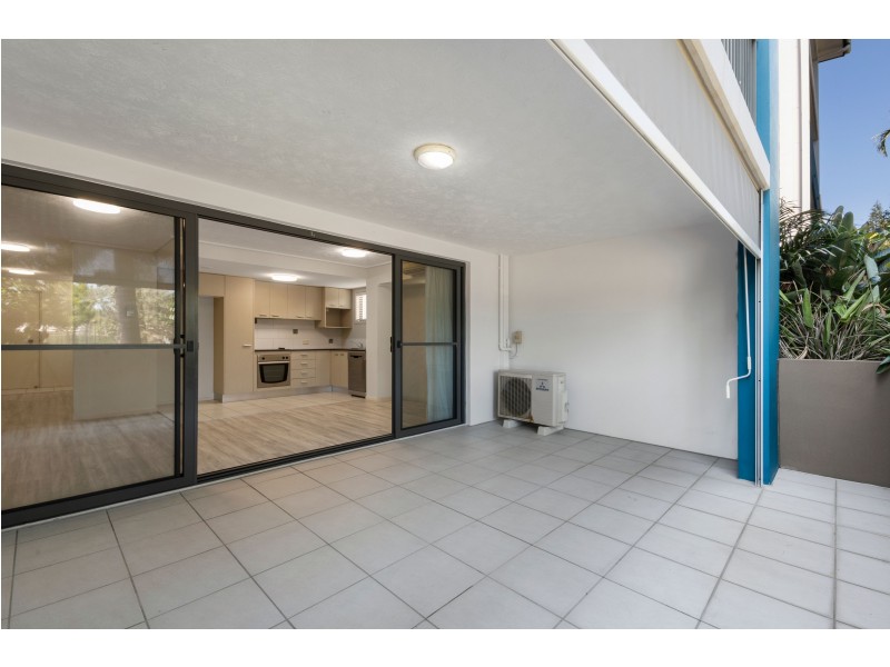 3/4 Grand Parade, Kawana Island QLD 4575