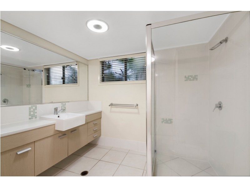 3/4 Grand Parade, Kawana Island QLD 4575