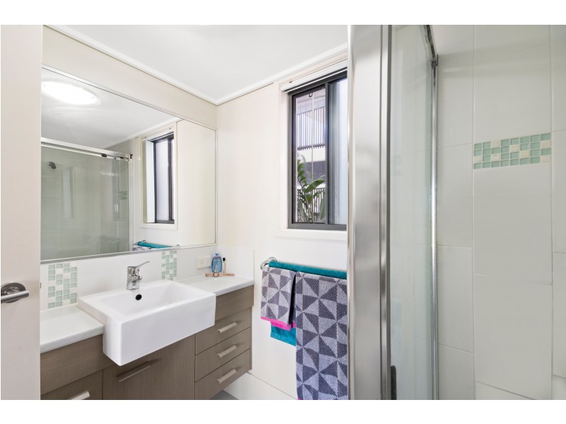 37/4 Grand Parade, Kawana Island QLD 4575